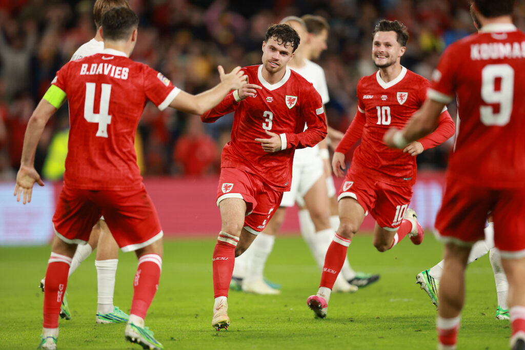 Wales' Neco Williams celebrates scoring a goal to make it 2-1 during the 2027 UEFA Nations League fixture between Wales & Norway at the Cardiff City Stadium, Cardiff, Wale